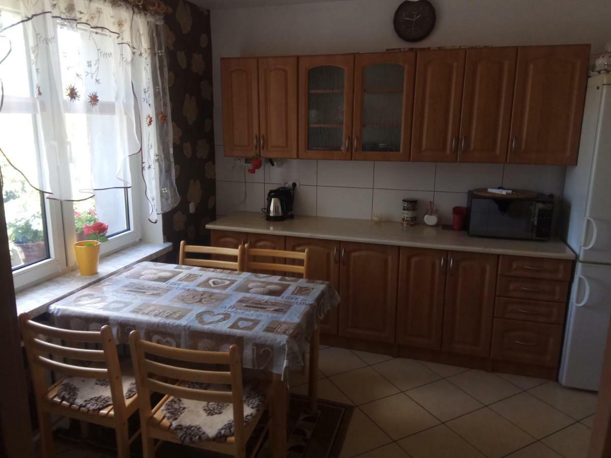 Pokoje Goscinne U Slawka Ustka Exterior foto